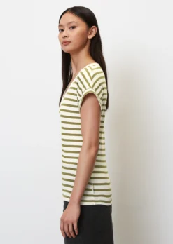 Marc O'Polo Striped T-shirt With Cut-on Sleeves Made Of Lightweight Single Jersey -Schlichte Eleganz 01a775751bbb68efebb445a5ff27de8b scaled