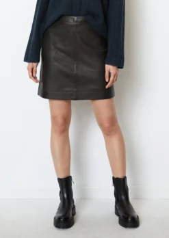 Marc O'Polo Leather Mini Skirt Regular Made From Soft Lamb Nappa 12 Marc O'Polo Leather Mini Skirt Regular Made From Soft Lamb Nappa -Schlichte Eleganz 01bb3334dd0f46fd2348e7beca525565 scaled