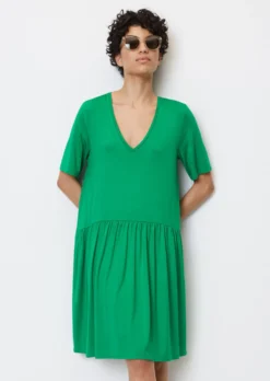 Marc O'Polo V-neck Jersey Dress Made Of Stretch Viscose Jersey -Schlichte Eleganz 03478e59464329d0a9c5eb9b92bb93f8 scaled
