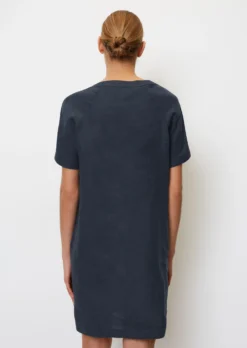 Marc O'Polo Linen Dress With A Cooling Effect 11 Marc O'Polo Linen Dress With A Cooling Effect -Schlichte Eleganz 03801298864ad2164df4239c9a85eaa1 scaled