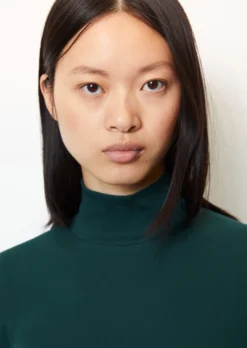 Marc O'Polo Ribbed Jersey T-shirt With High Stand-up Collar Made Of Organic Stretch Cotton Fabric 13 Marc O'Polo Ribbed Jersey T-shirt With High Stand-up Collar Made Of Organic Stretch Cotton Fabric -Schlichte Eleganz 06950b8ecaccd09fb1879191be44b6ac scaled