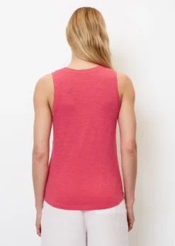 Marc O'Polo V-neck Top In A Regular Fit In Organic Cotton Slub Jersey -Schlichte Eleganz 06b2993da80c605e11d4984d63df0e78 scaled