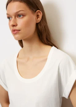 Marc O'Polo T-shirt With Cut-on Sleeves Made Of Lightweight Single Jersey -Schlichte Eleganz 07cc3734dca55659566321b6b1909c1d scaled
