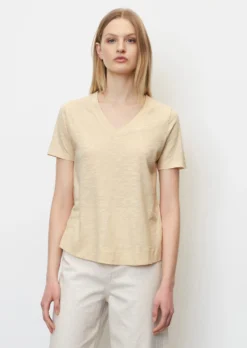 Marc O'Polo Slub Jersey V-neck T-shirt Made Of A Cotton/viscose Blend 12 Marc O'Polo Slub Jersey V-neck T-shirt Made Of A Cotton/viscose Blend -Schlichte Eleganz 08326e941b558d27f99d2394968718da scaled