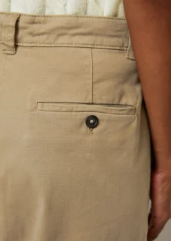 Marc O'Polo Chino Style Straight Fit Pants Made From Organic Cotton Stretch Twill -Schlichte Eleganz 092d272a271786e3f70fdd8011048cc4 scaled