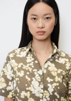 Marc O'Polo Short-sleeved Blouse With All-over Print In Paper Touch Poplin -Schlichte Eleganz 0a7603fc2d0f19596862199a178e99fe scaled