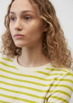 Marc O'Polo Striped Long Sleeve Heavy Slub Jersey Top In A Regular Fit Made Of Organic Cotton 13 Marc O'Polo Striped Long Sleeve Heavy Slub Jersey Top In A Regular Fit Made Of Organic Cotton -Schlichte Eleganz 0d4a99b2d243e45aedc85a7c3be6c088 scaled