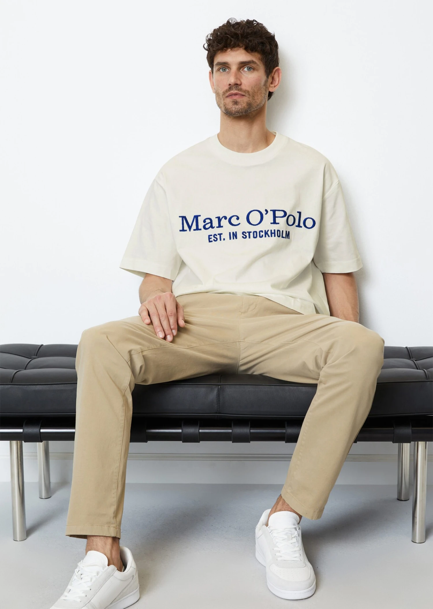 Marc O'Polo Heavy Jersey T-shirt In A Relaxed Fit Made Of High-quality Organic Cotton 2 Marc O'Polo Heavy Jersey T-shirt In A Relaxed Fit Made Of High-quality Organic Cotton – Bild 2