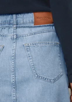 Marc O'Polo Denim Mini Skirt With Waist Belt In An Organic Cotton/lyocell Blend -Schlichte Eleganz 0d758410f8c6597d279dff95d75d5b5a scaled