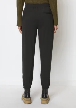 Marc O'Polo Joggpants Loose Made Of Interlock Jersey -Schlichte Eleganz 0ed68383de2b841fa484b335edaa8320 scaled