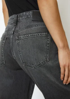 Marc O'Polo LINDE Straight Jeans In A High-waisted, Cropped Fit Made Of Pure Organic Cotton -Schlichte Eleganz 0f092e48b2e1e88abd8f5944cb4b0c87 scaled