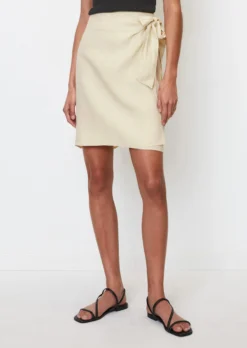 Marc O'Polo Short Linen Wrap-over Skirt Made Of Lightweight Fabric 12 Marc O'Polo Short Linen Wrap-over Skirt Made Of Lightweight Fabric -Schlichte Eleganz 108cab6927fb94e72a2493684ba281f5 scaled