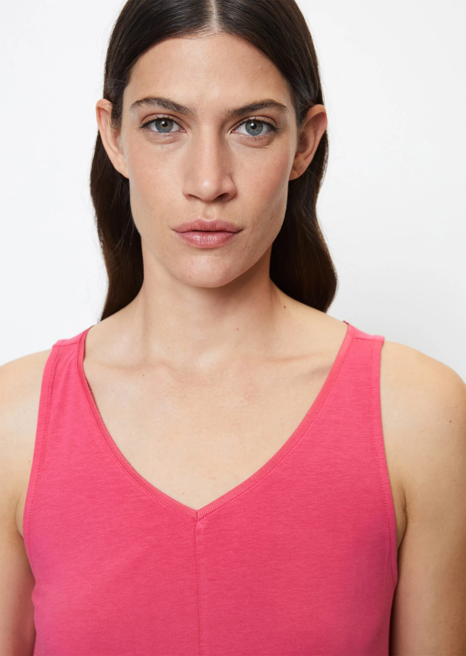 Marc O'Polo Sleeveless V-neck Jersey Dress With TENCEL™ Modal 5 Marc O'Polo Sleeveless V-neck Jersey Dress With TENCEL™ Modal – Bild 5