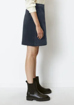 Marc O'Polo Mini Skirt Straight Made From Stretchy Velvet -Schlichte Eleganz 12649897029556239a0330e3d6c5c5df scaled