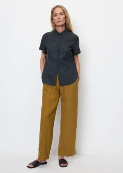 Marc O'Polo Short Sleeve Linen Blouse In An Exciting Mix Of Materials -Schlichte Eleganz 140faa933d7cc5a7742d960ff773d65c scaled