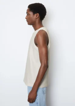 Marc O'Polo Tank Top In A Shaped Fit Made Of Pure Organic Cotton -Schlichte Eleganz 1498b2f3e40c6c572636727f1ef8fbcb scaled