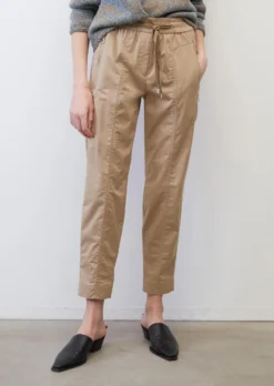 Marc O'Polo Travel Trousers With An Elasticated Waistband Made Of Organic Cotton Twill With Stretch -Schlichte Eleganz 14aef329a8ec90ee6147a871023578c8 scaled