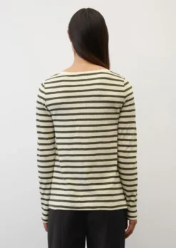 Marc O'Polo Striped Long Sleeve Top In A Loose Fit Made Of Heavy Jersey Fabric Composed Of Organic Cotton 11 Marc O'Polo Striped Long Sleeve Top In A Loose Fit Made Of Heavy Jersey Fabric Composed Of Organic Cotton -Schlichte Eleganz 160425f053775db6a8eb332e9a8297da scaled