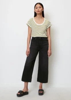 Marc O'Polo Striped T-shirt With Cut-on Sleeves Made Of Lightweight Single Jersey -Schlichte Eleganz 1934c52f1f9a7bbca2d6db5300990bad scaled