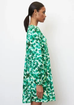 Marc O'Polo Short V-neck Dress With Voluminous Sleeves Made Of An Organic Cotton/lyocell Blend -Schlichte Eleganz 1c0959fa3189cd57666ad4a9f519c825 scaled