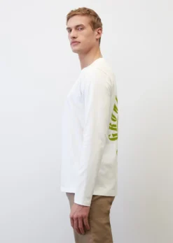 Marc O'Polo Organic Cotton Long Sleeve Top In A Regular Fit With A Back Print -Schlichte Eleganz 1e15732fea194c1f72f856a5c5c474c4 scaled
