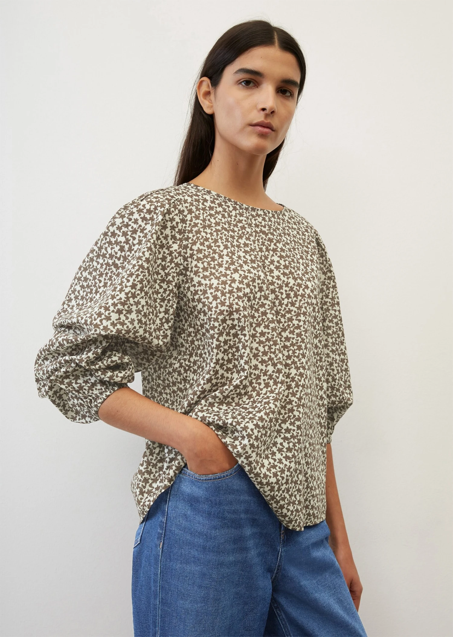 Marc O'Polo Printed Blouse Top With Voluminous Sleeves Made Of Lightweight Cotton Voile 2 Marc O'Polo Printed Blouse Top With Voluminous Sleeves Made Of Lightweight Cotton Voile – Bild 2
