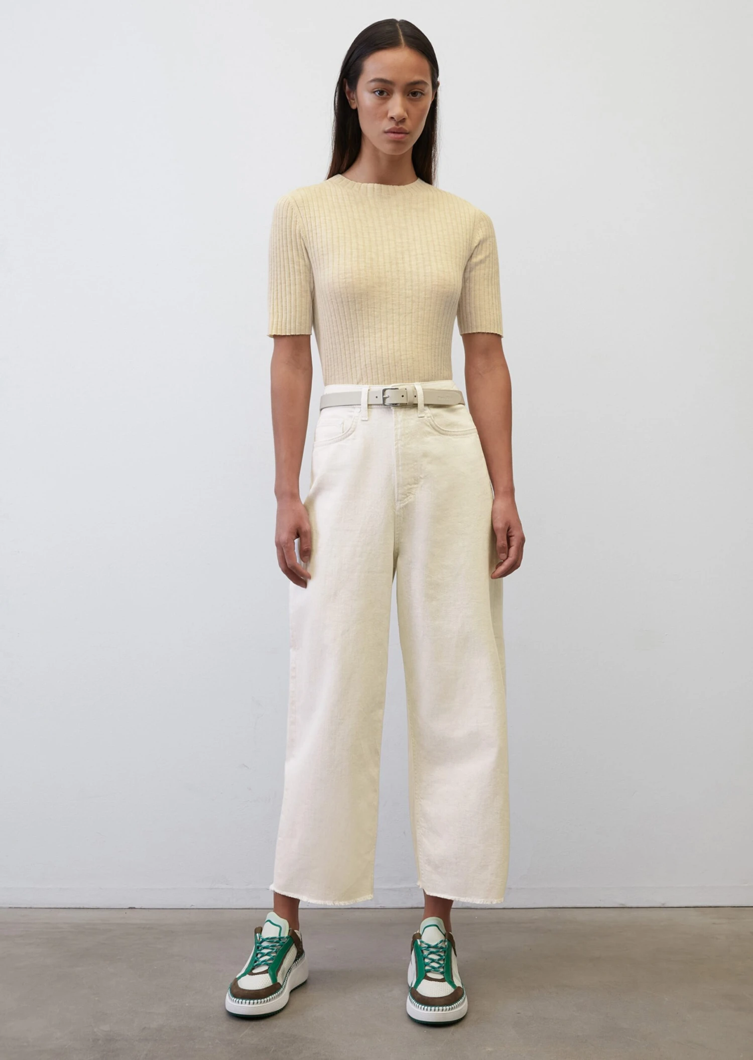 Marc O'Polo FEPPLA Barrel Leg Cropped Jeans Made Of A Natural Organic Cotton And Linen Blend 2 Marc O'Polo FEPPLA Barrel Leg Cropped Jeans Made Of A Natural Organic Cotton And Linen Blend – Bild 2