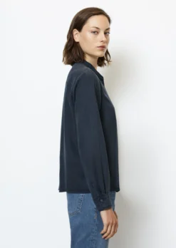Marc O'Polo Flowing Blouse With Stand Up Collar From Tencel™-Lyocell -Schlichte Eleganz 1ffd594e9fd71516fc2a8453f412b322 scaled