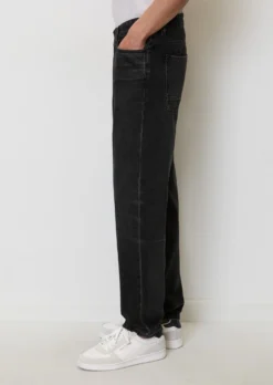 Marc O'Polo Tapered OSBY Jeans Made Of Lightweight, Authentic Rigid Denim -Schlichte Eleganz 20b3af0f96db3d31686ededaacb4a973 scaled