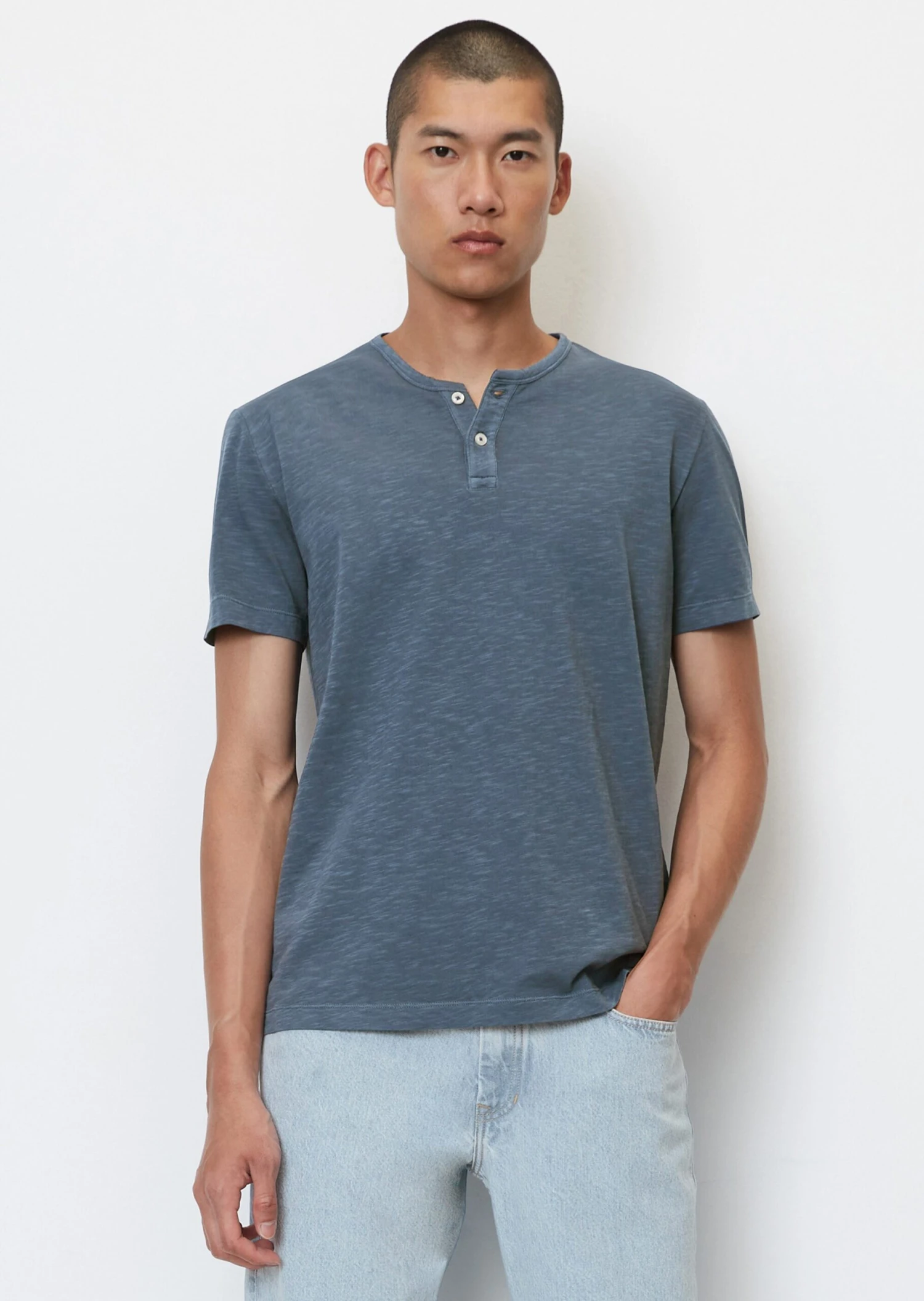 Marc O'Polo Henley T-shirt Shaped In Soft Slub Jersey Fabric 4 Marc O'Polo Henley T-shirt Shaped In Soft Slub Jersey Fabric – Bild 4