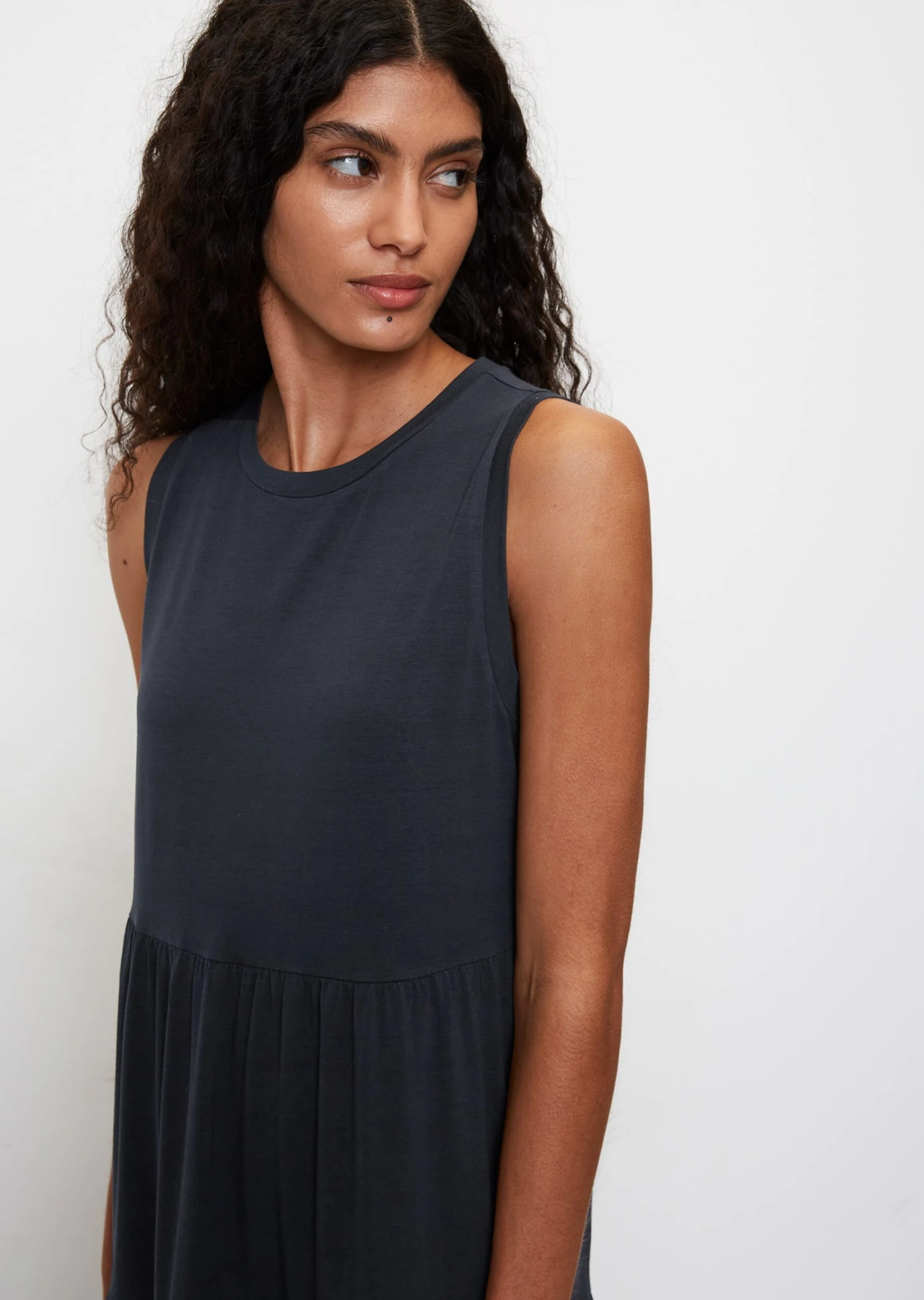 Marc O'Polo Tiered Jersey Dress With Tencel™ Modal 5 Marc O'Polo Tiered Jersey Dress With Tencel™ Modal – Bild 5