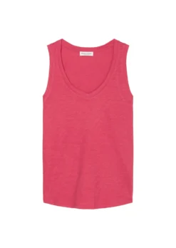 Marc O'Polo V-neck Top In A Regular Fit In Organic Cotton Slub Jersey -Schlichte Eleganz 223545e80b45554182f2adb1048dc032 scaled