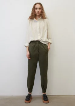 Marc O'Polo Striped Blouse In A Regular Fit Made Of A Soft Organic Cotton Twill -Schlichte Eleganz 2248ea7d7ab06139786722aa23c44cfa scaled