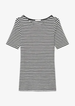 Marc O'Polo Striped T-shirt In A Slim Fit Made Of Organic Cotton Jersey -Schlichte Eleganz 228516b48cbb3f083d7a6615cd618eb8 scaled