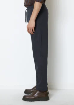 Marc O'Polo Sweatpants Regular With Pleat Seam Made Of Organic Cotton -Schlichte Eleganz 2576dcb6b878faa1fc011c2c2ba8d1f3 scaled