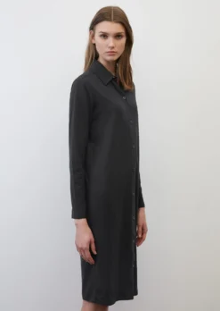 Marc O'Polo Jersey Dress With A Button Placket With TENCEL™ Modal 14 Marc O'Polo Jersey Dress With A Button Placket With TENCEL™ Modal -Schlichte Eleganz 25ea558ce3774e735613670b076795a9 scaled