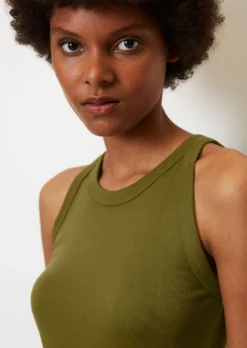 Marc O'Polo Sleeveless Top In A Regular Fit Made Of Organic Cotton Ribbed Jersey -Schlichte Eleganz 25f9ee94d4802d5f5a15021898250aa0 scaled
