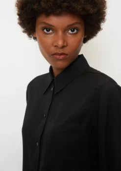 Marc O'Polo Flowing Short-sleeved Blouse Made From Viscose Twill -Schlichte Eleganz 266688afbad2cd94c2322137fe4252b9 scaled