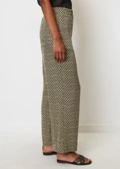 Marc O'Polo Flowing Wide-leg Trousers Made From Viscose Twill -Schlichte Eleganz 269d1b38ad95bbebbf7597bf21b79a61 scaled