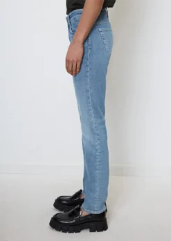 Marc O'Polo ALBY Slim Fit Jeans Made Of Organic Cotton -Schlichte Eleganz 26ebb13decd21659501efe6031853c88 scaled