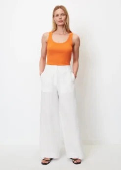 Marc O'Polo Sleeveless Ribbed Jersey Top In A Slim Fit Made Of Organic Cotton -Schlichte Eleganz 26ebf5f795c3728914bb27053ef10c81 scaled