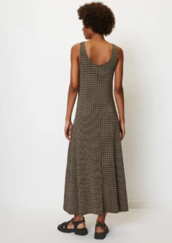 Marc O'Polo Sleeveless Jersey Dress With An All-over Print Made Of Stretchy Viscose Fabric 11 Marc O'Polo Sleeveless Jersey Dress With An All-over Print Made Of Stretchy Viscose Fabric -Schlichte Eleganz 27eed83f9044e4a2bc5dd1be2e40f57c scaled