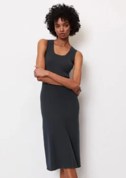Marc O'Polo Sleeveless Fine Knit Dress In A Fitted Cut Made Of Organic Cotton -Schlichte Eleganz 2ca6fada9170105740938876df6e3f24 scaled