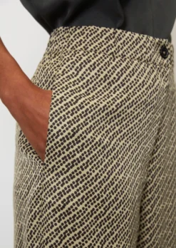 Marc O'Polo Flowing Wide-leg Trousers Made From Viscose Twill -Schlichte Eleganz 2e2e9d8819a56019fcd73779c098a335 scaled