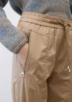 Marc O'Polo Travel Trousers With An Elasticated Waistband Made Of Organic Cotton Twill With Stretch -Schlichte Eleganz 2fef74e3e5268ab405b508e66a405569 scaled