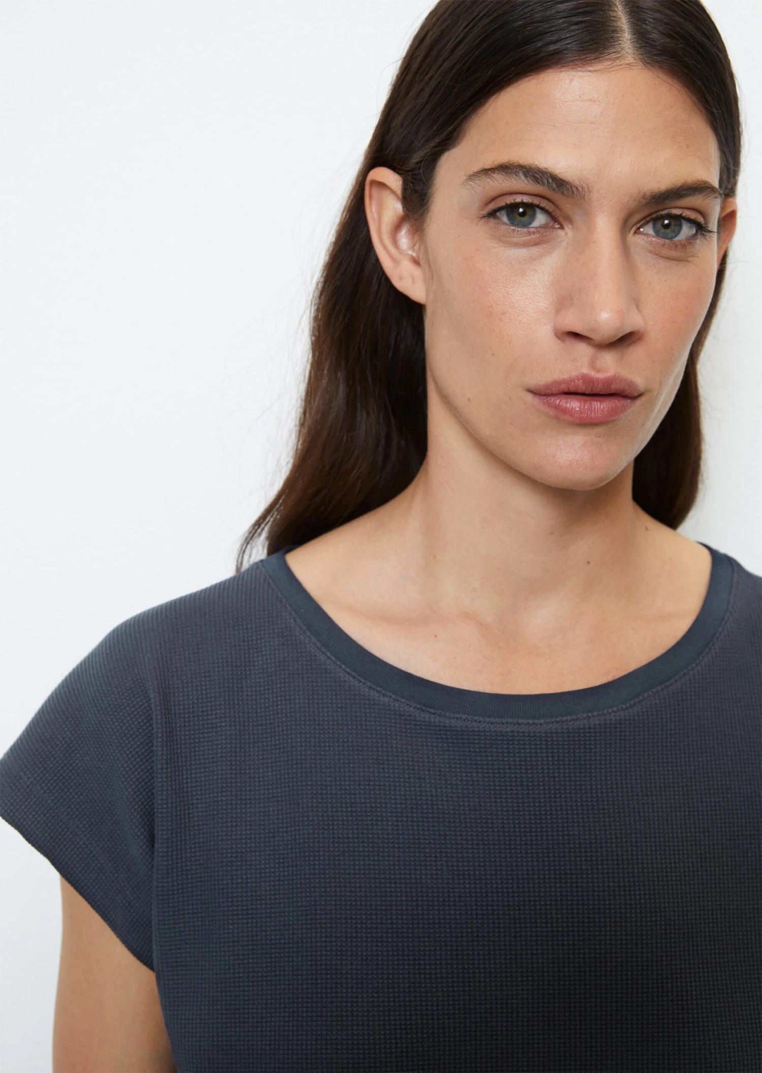 Marc O'Polo Waffle Jersey T-shirt In A Regular Fit From Organic Cotton Stretch 5 Marc O'Polo Waffle Jersey T-shirt In A Regular Fit From Organic Cotton Stretch – Bild 5