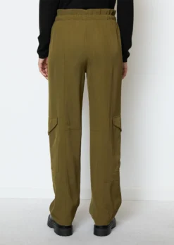 Marc O'Polo Utility Trousers Relaxed Made From A Flowing Viscose Mix -Schlichte Eleganz 315a8d9100767b9fe85aeaeabb500f3b scaled