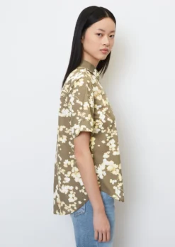 Marc O'Polo Short-sleeved Blouse With All-over Print In Paper Touch Poplin -Schlichte Eleganz 32514a612245d9922dc2556e869158ea scaled