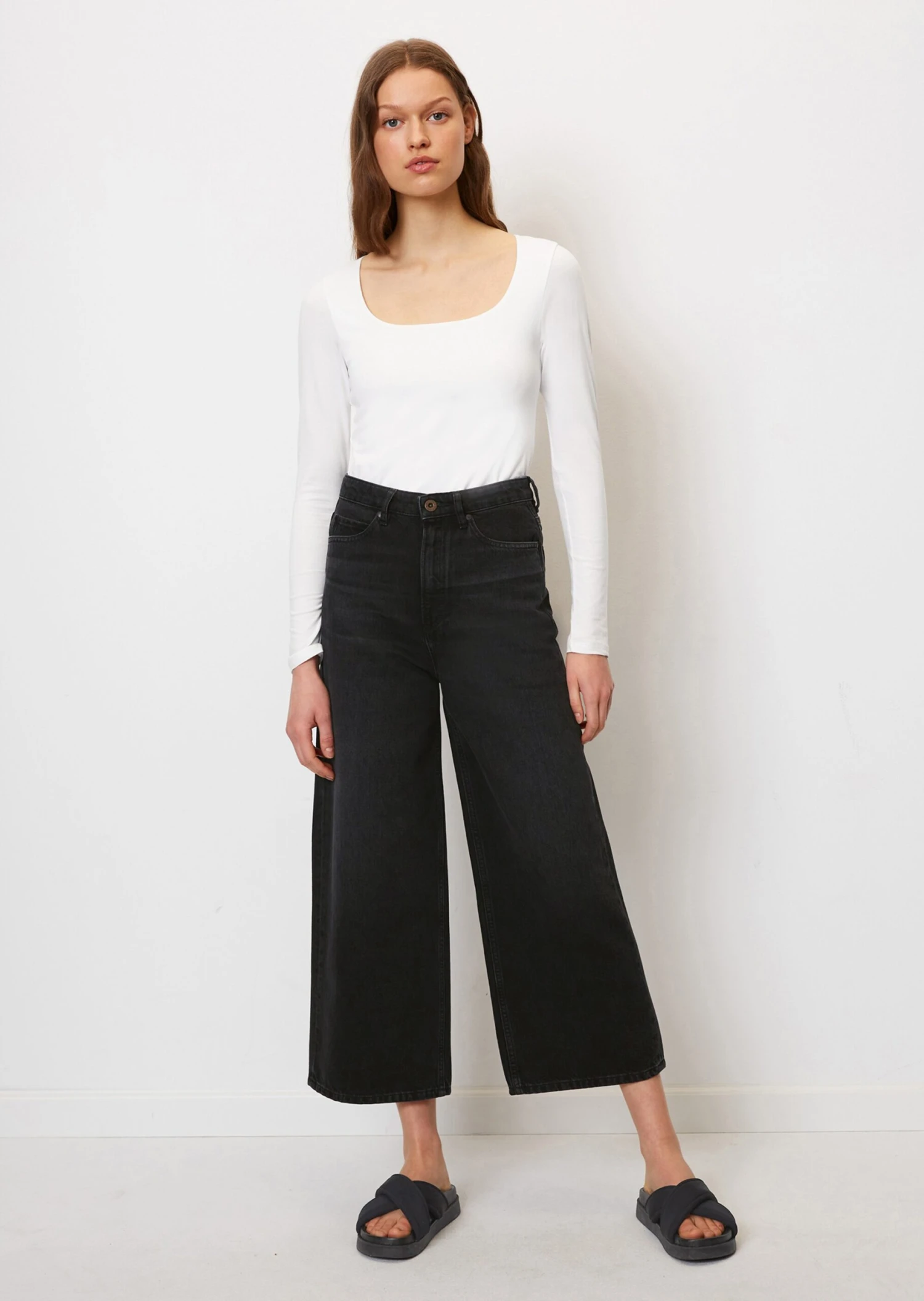 Marc O'Polo Long Sleeve Top In A Regular Fit With A Square Neckline Made Of Stretch Jersey 1 Marc O'Polo Long Sleeve Top In A Regular Fit With A Square Neckline Made Of Stretch Jersey