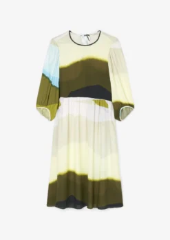 Marc O'Polo Voluminous Dress In A Cupro/viscose Blend -Schlichte Eleganz 3315ad6d8aa8a3caca3f940aba8e4232 scaled